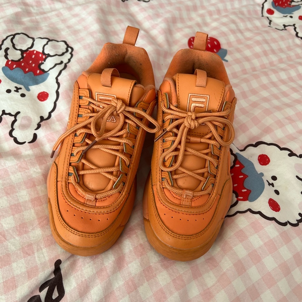 ORANGE FILAS size 7!!🧡🧡